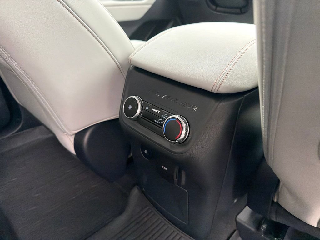Used 2025 Ford Explorer Active w/ Active Comfort Package AWD/4WD image 14