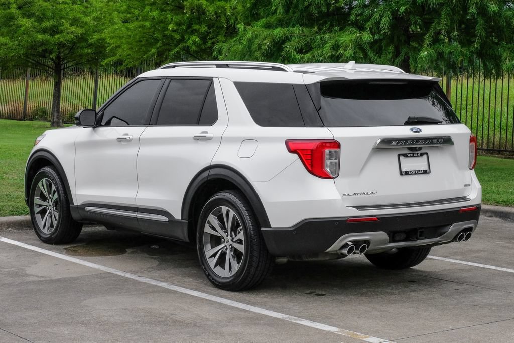 Used 2020 Ford Explorer Platinum w/ Premium Technology Package AWD/4WD image 16