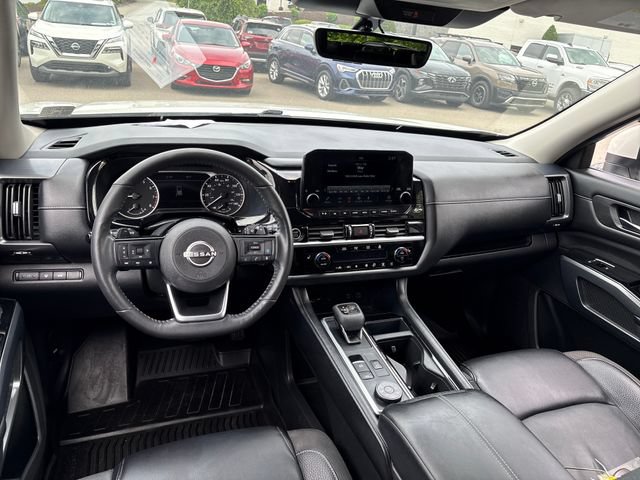 Used 2023 Nissan Pathfinder SL w/ Lighting Package (N92) AWD/4WD image 11