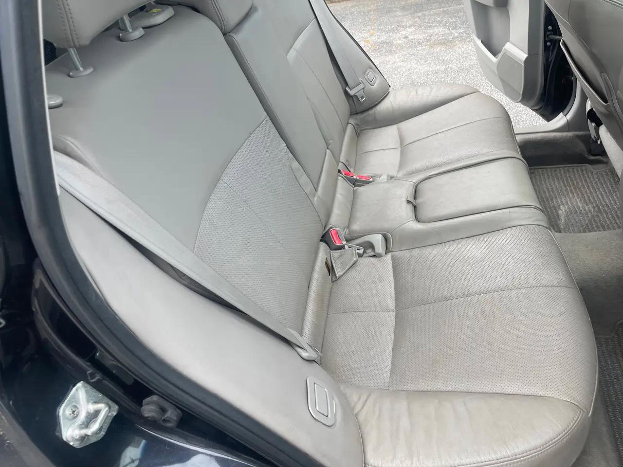 Used 2010 Subaru Outback 2.5i Limited w/ Popular Equipment Group 2A AWD/4WD image 20