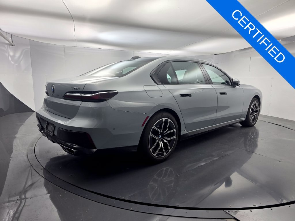 Certified 2023 BMW 760i xDrive AWD/4WD image 6