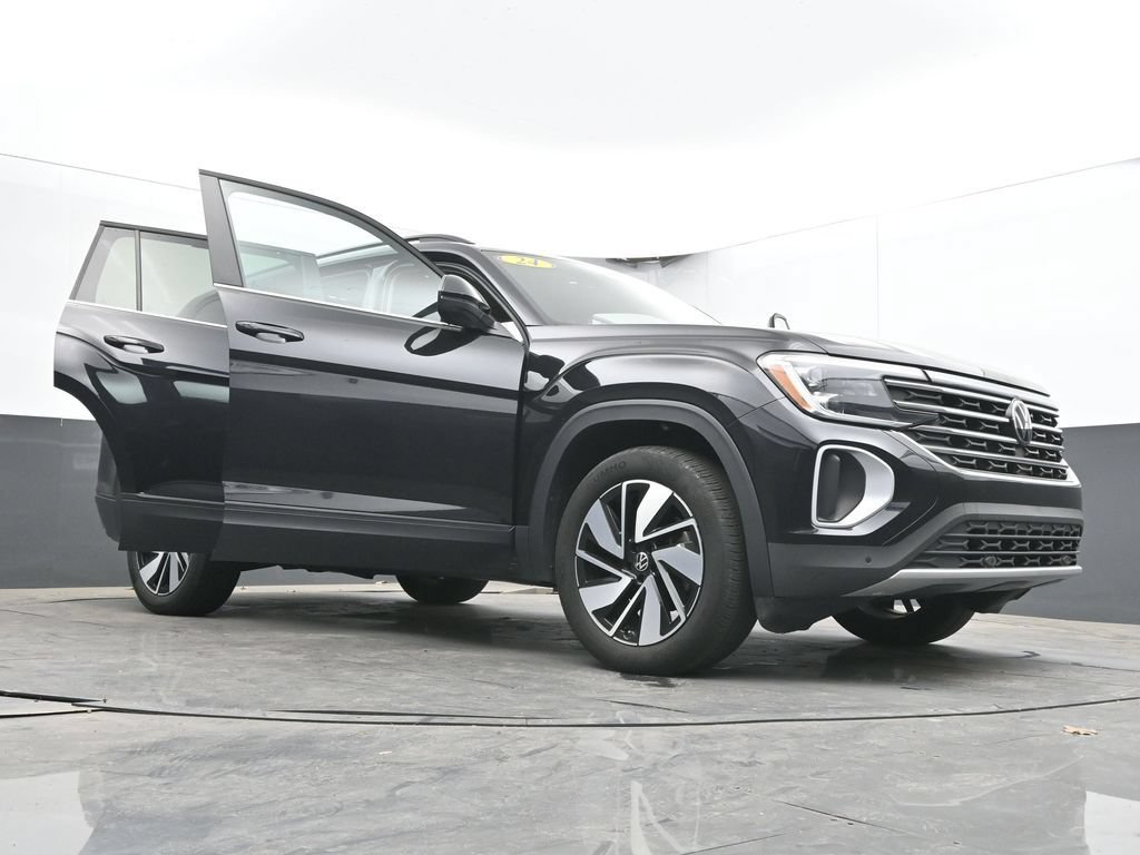 Used 2024 Volkswagen Atlas SE AWD/4WD image 71