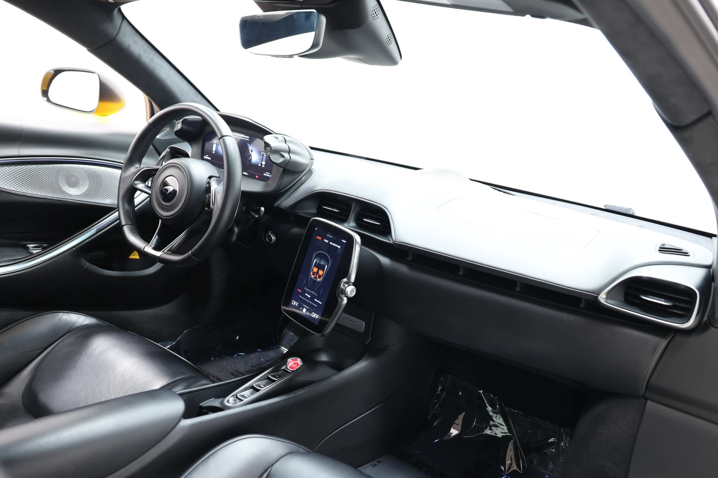 Used 2023 McLaren Artura RWD image 79