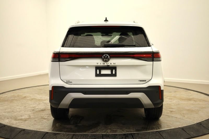 New 2026 Volkswagen Tiguan SE AWD/4WD image 4
