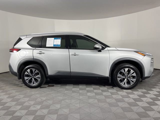 Used 2021 Nissan Rogue SV w/ Premium Package image 11