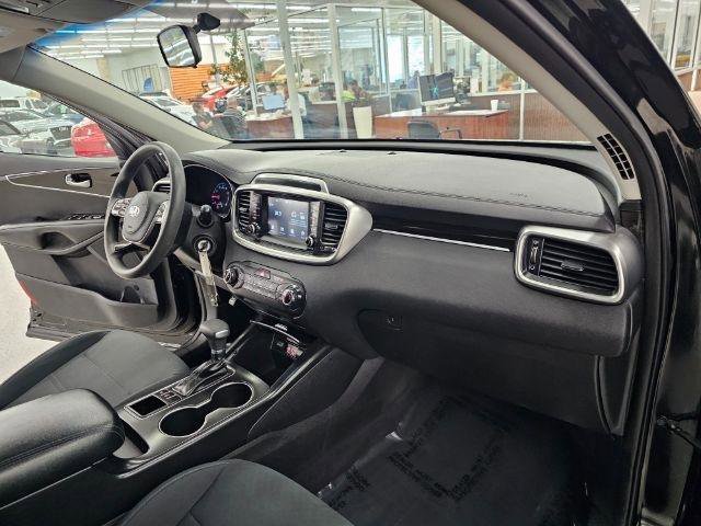 Used 2019 Kia Sorento AWD image 8
