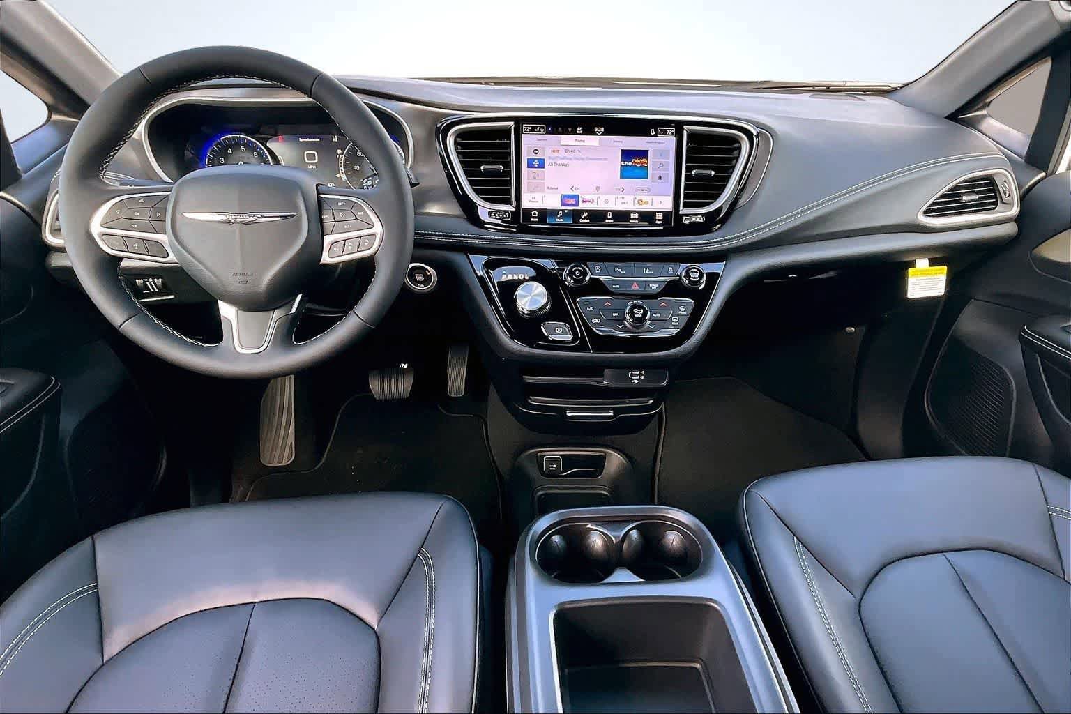 New 2026 Chrysler Pacifica Select FWD image 10