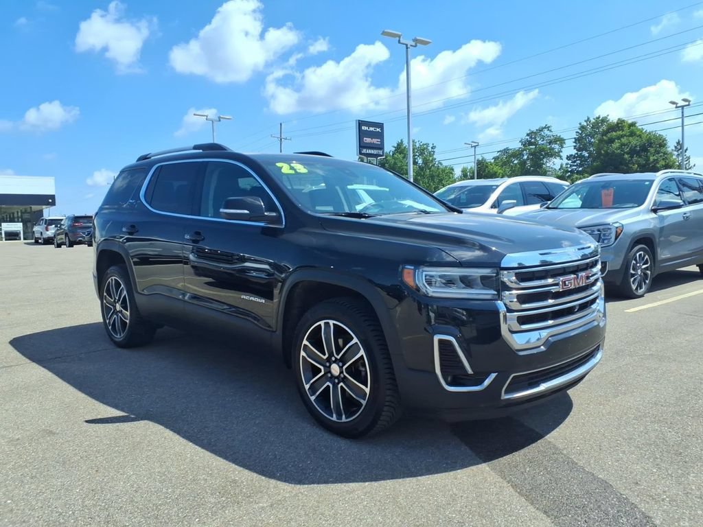 Used 2023 GMC Acadia SLT w/ Technology Package AWD/4WD image 3