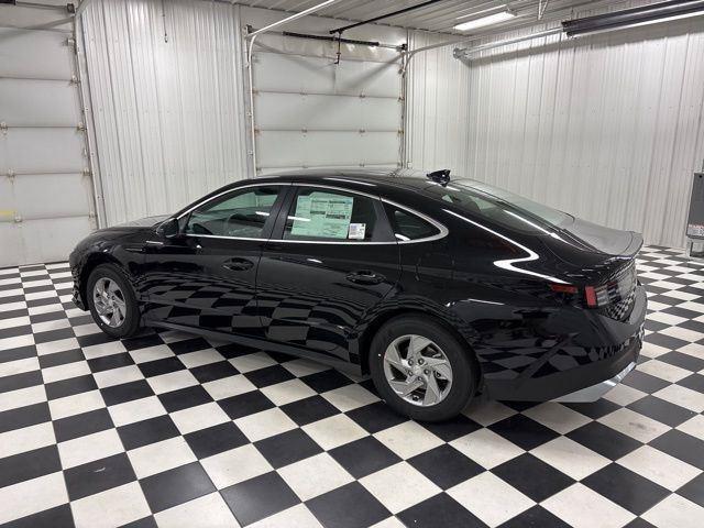 Used 2026 Hyundai Sonata SE FWD image 4