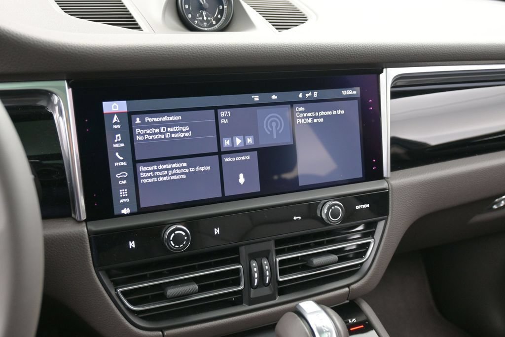 Certified 2026 Porsche Macan AWD/4WD image 20