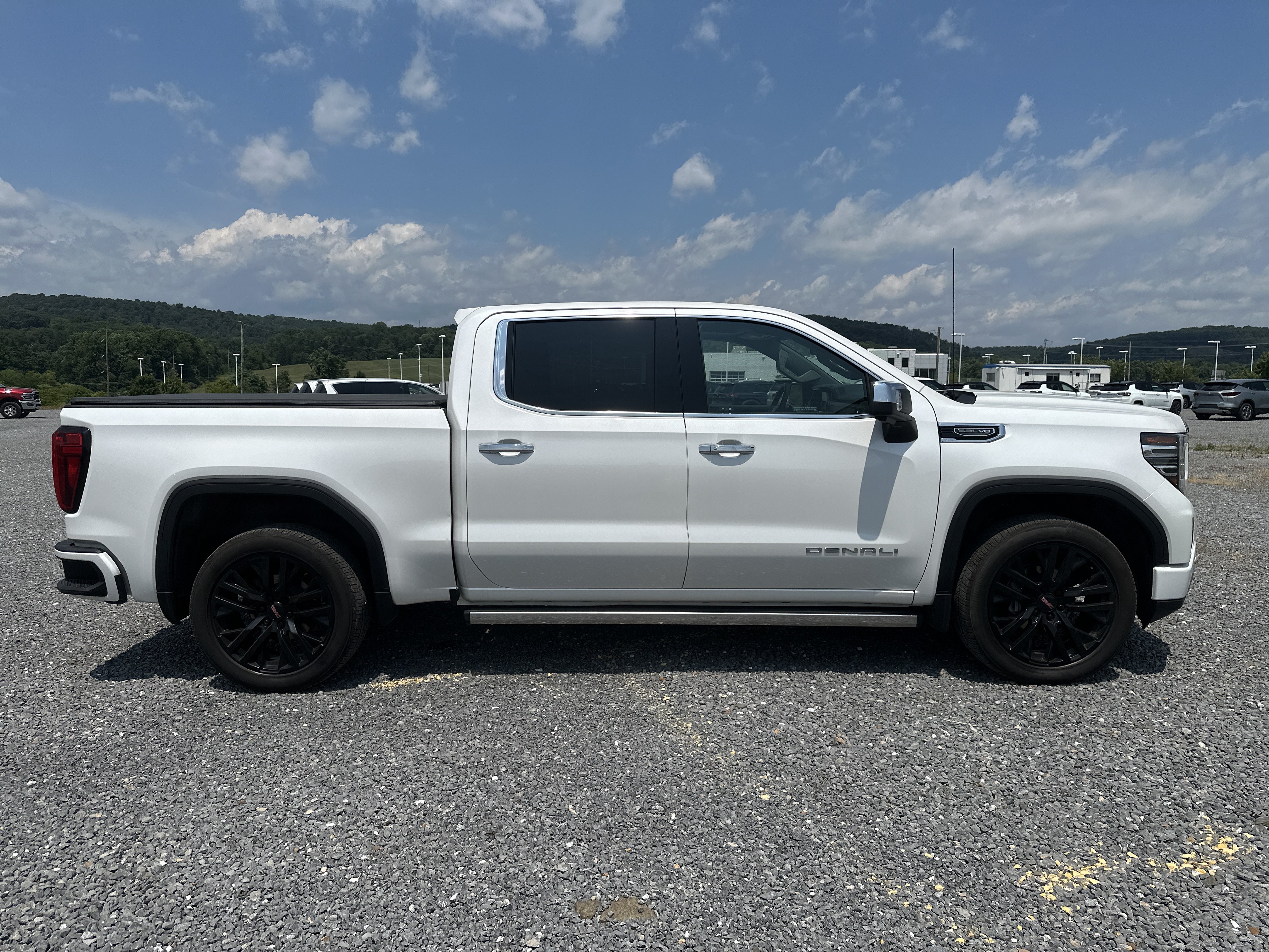 Used 2024 GMC Sierra 1500 Denali AWD/4WD image 6