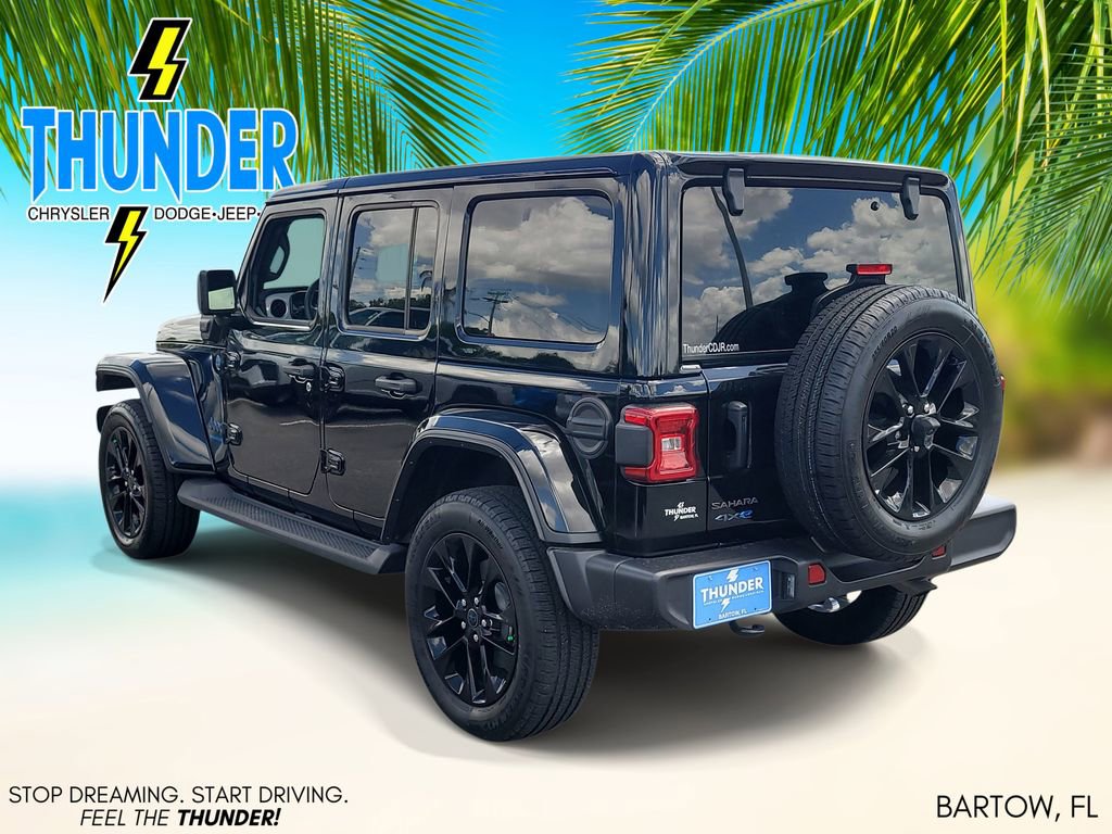 Used 2025 Jeep Wrangler Unlimited Sahara image 3