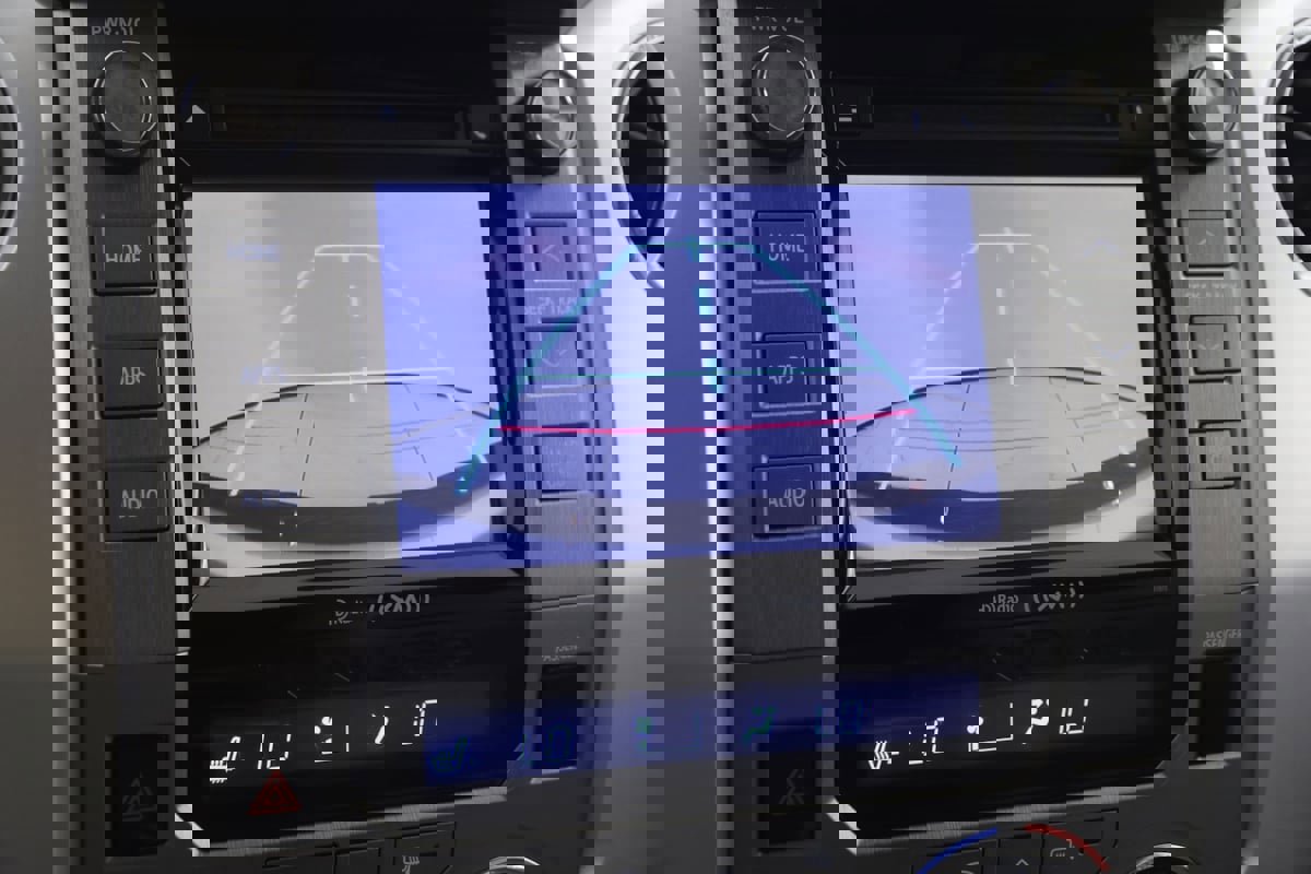 Used 2014 Toyota Tundra Limited w/ Limited Premium Package image 9