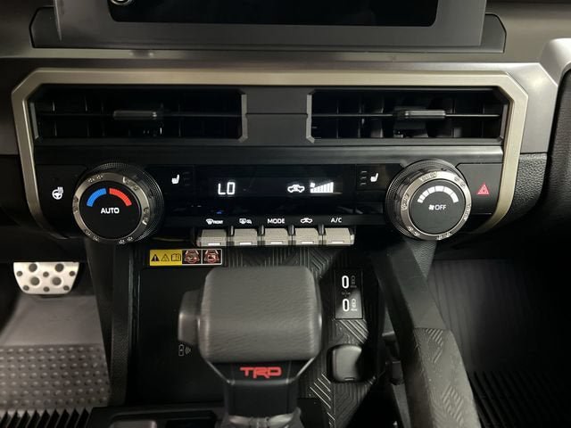 Used 2026 Toyota Tacoma TRD Sport w/ TRD Sport Upgrade Package AWD/4WD image 17