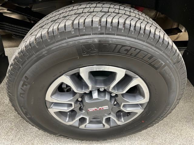 Used 2025 GMC Sierra 3500 SLT w/ SLT Premium Package image 12