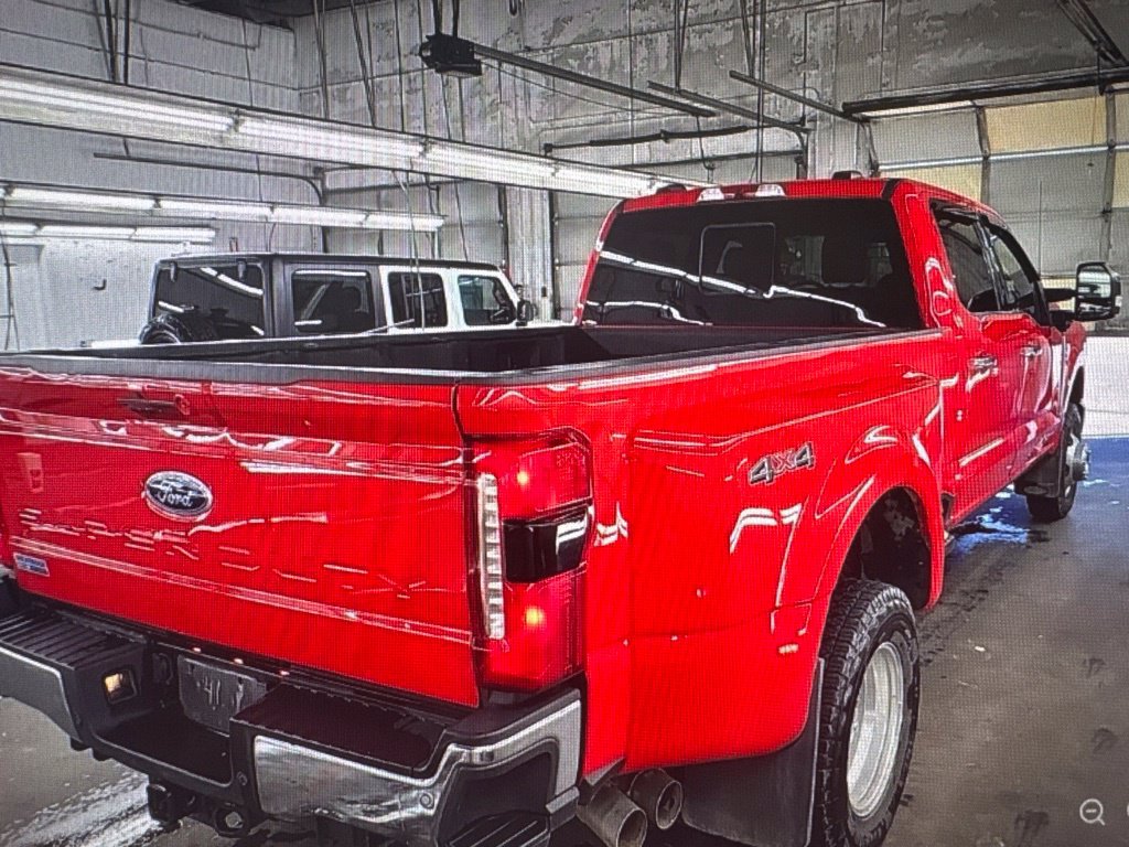 Used 2024 Ford F350 Lariat w/ Lariat Ultimate Package AWD/4WD image 3