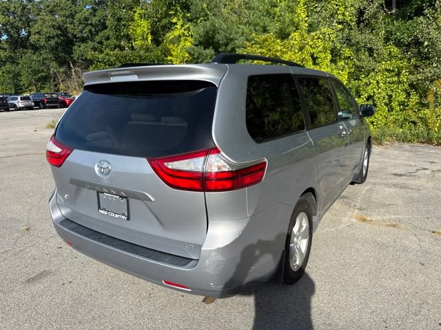 Used 2015 Toyota Sienna LE FWD image 7