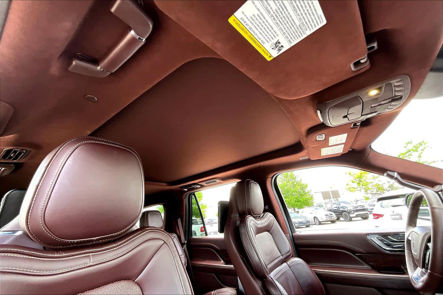 Used 2018 Lincoln Navigator Black Label w/ Cargo Package AWD/4WD image 12