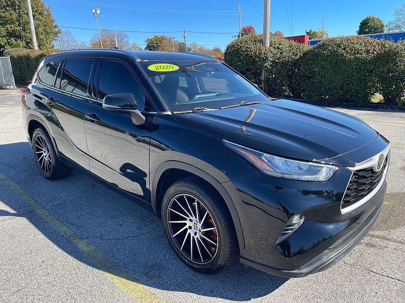 Used 2020 Toyota Highlander XLE image 1