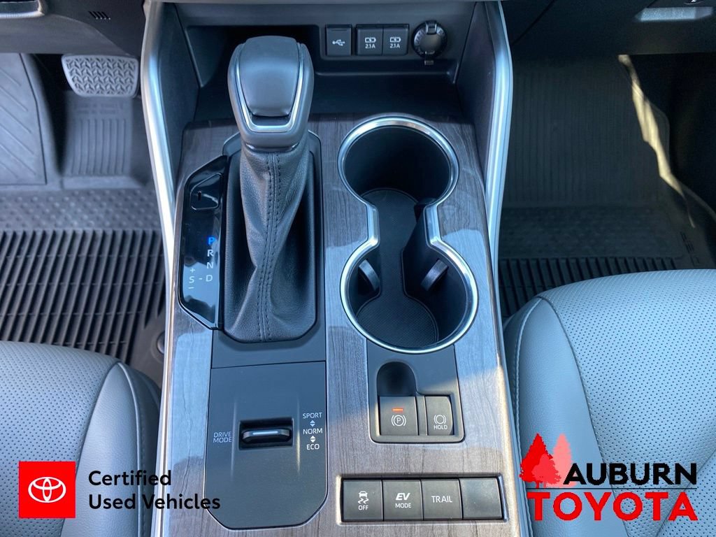 Certified 2021 Toyota Highlander Platinum AWD/4WD image 49