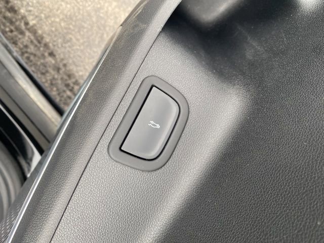 Used 2025 GMC Acadia Elevation w/ Elevation Premium Package image 18