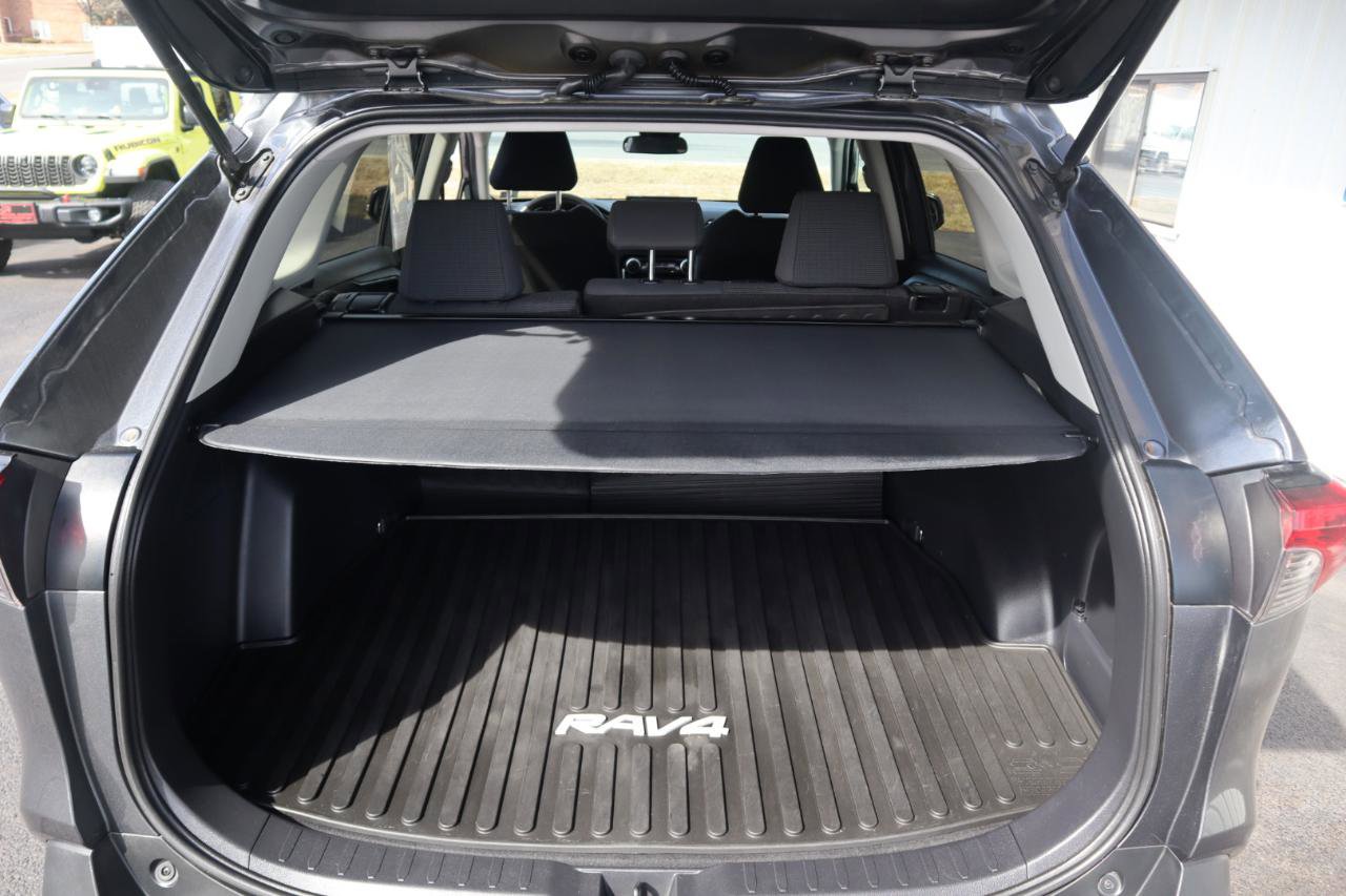 Used 2019 Toyota RAV4 LE w/ All Weather Liner Package AWD/4WD image 49