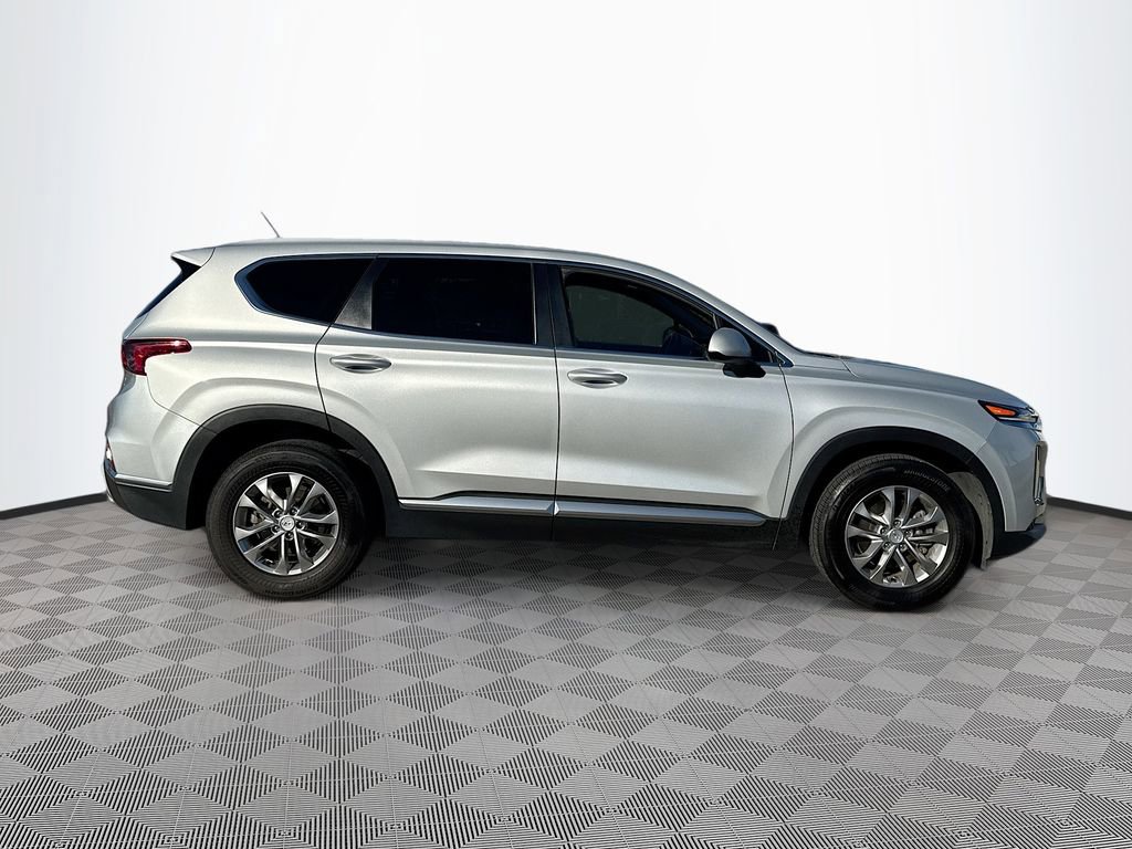 Used 2019 Hyundai Santa Fe SE image 3