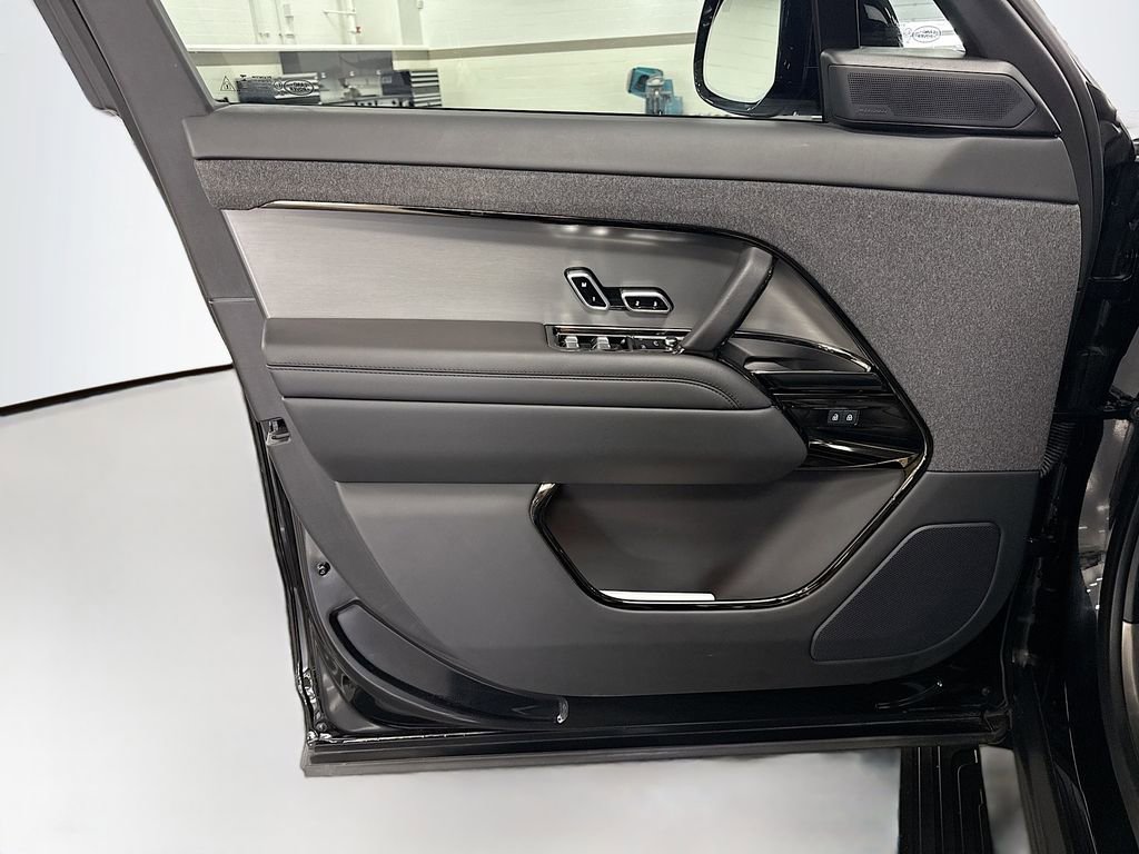 Certified 2024 Land Rover Range Rover Sport SE image 23