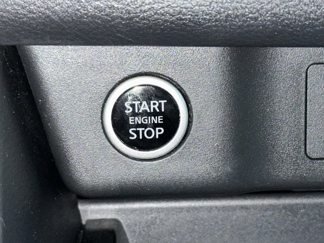 Used 2023 Nissan Rogue S image 37