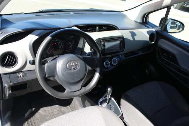 Used 2016 Toyota Yaris L FWD image 9