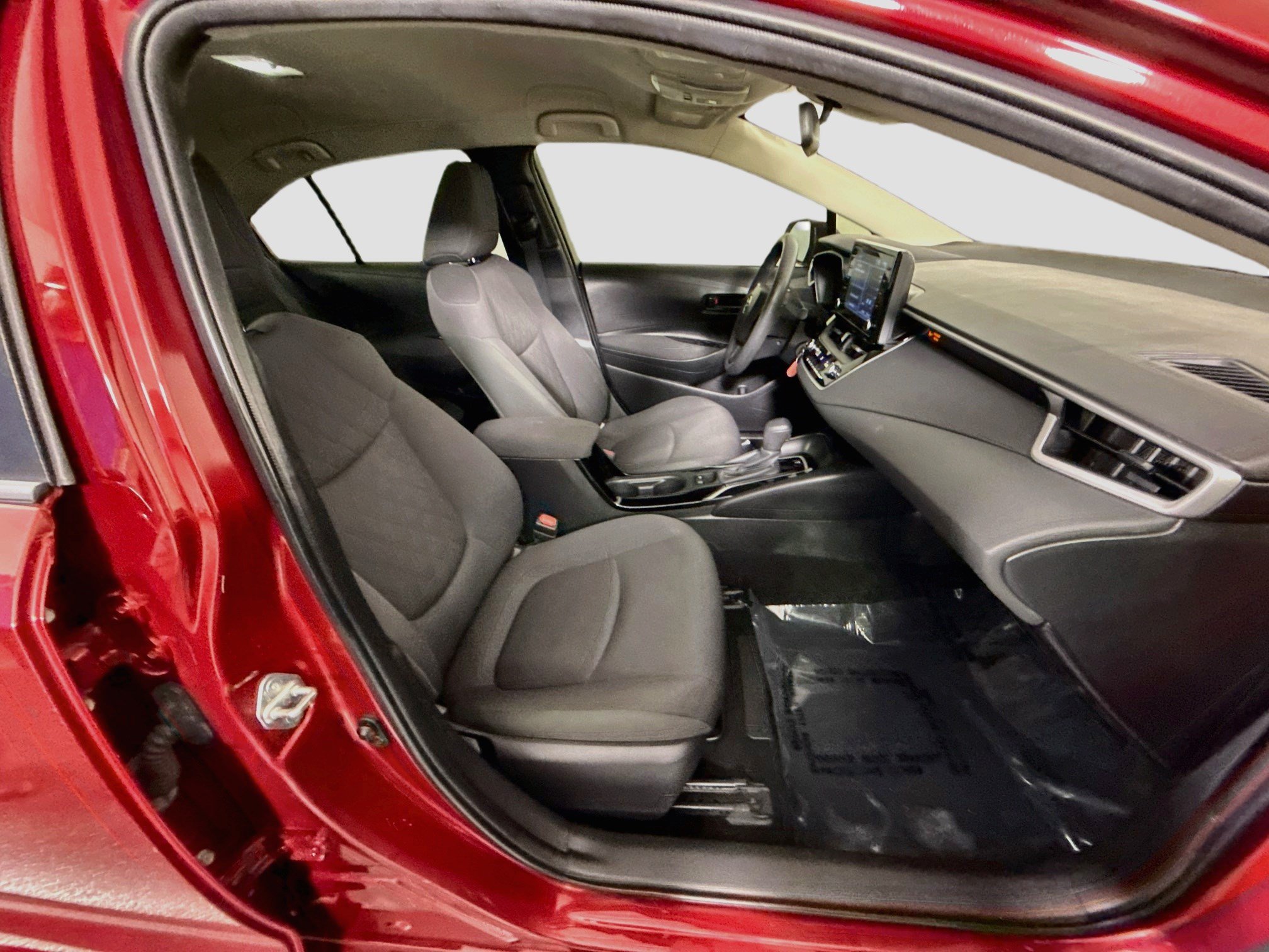 Used 2022 Toyota Corolla LE FWD image 28