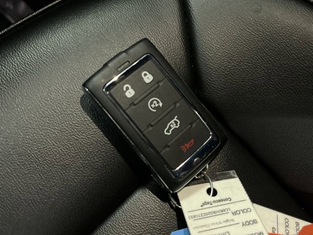 Used 2025 Jeep Grand Cherokee Limited w/ Black Appearance Package image 27