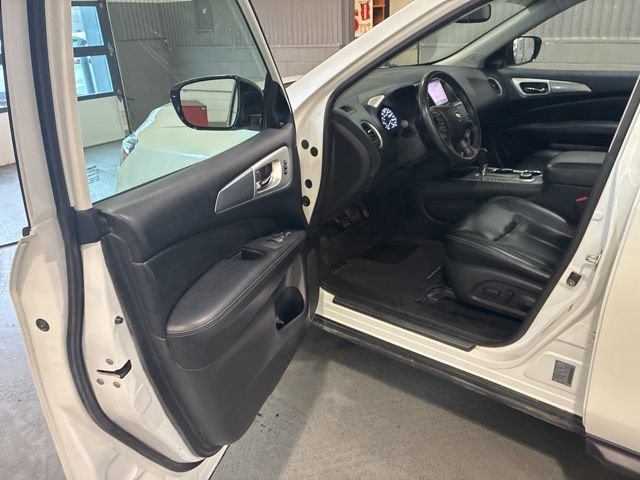 Used 2017 Nissan Pathfinder SL w/ SL Premium Package image 9