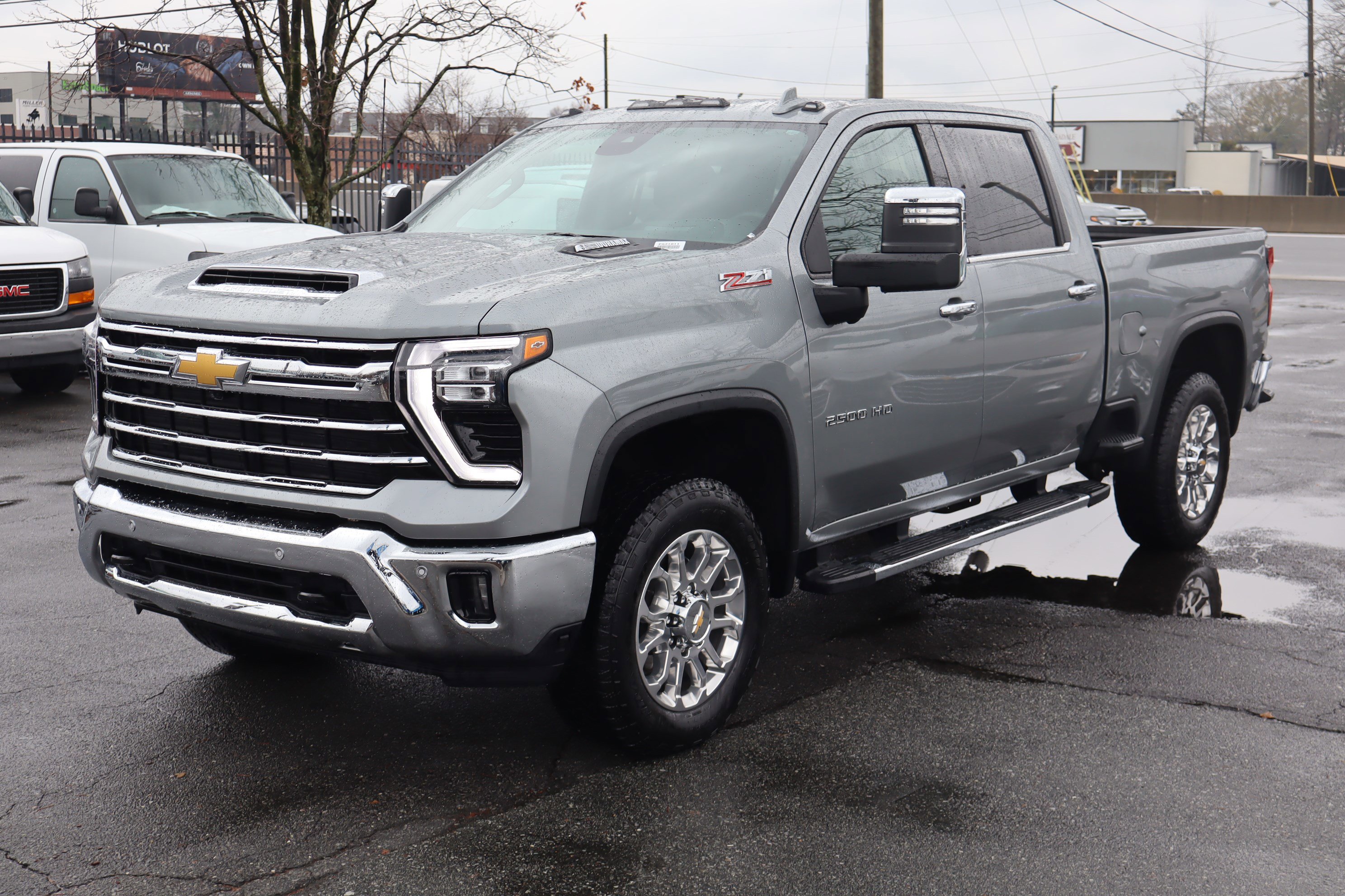 Used 2025 Chevrolet Silverado 2500 LTZ w/ LTZ Plus Package image 5
