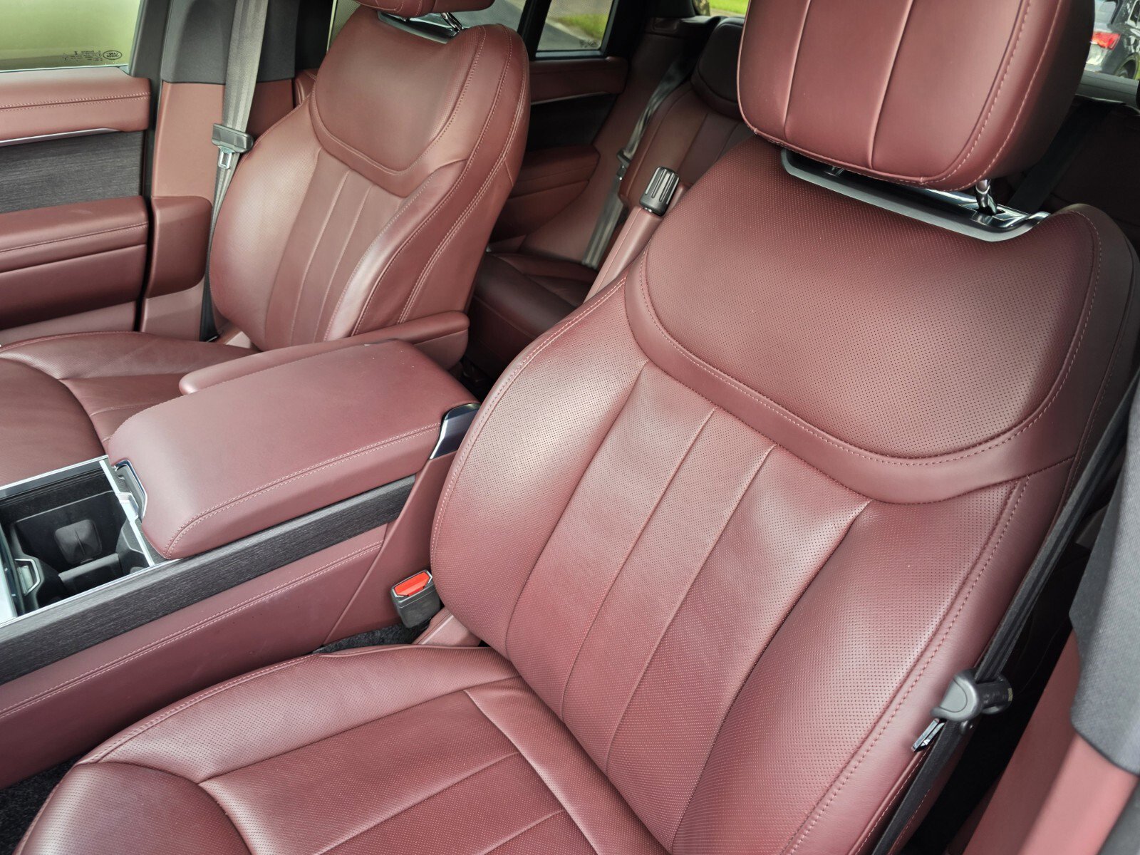 Used 2023 Land Rover Range Rover SE image 12