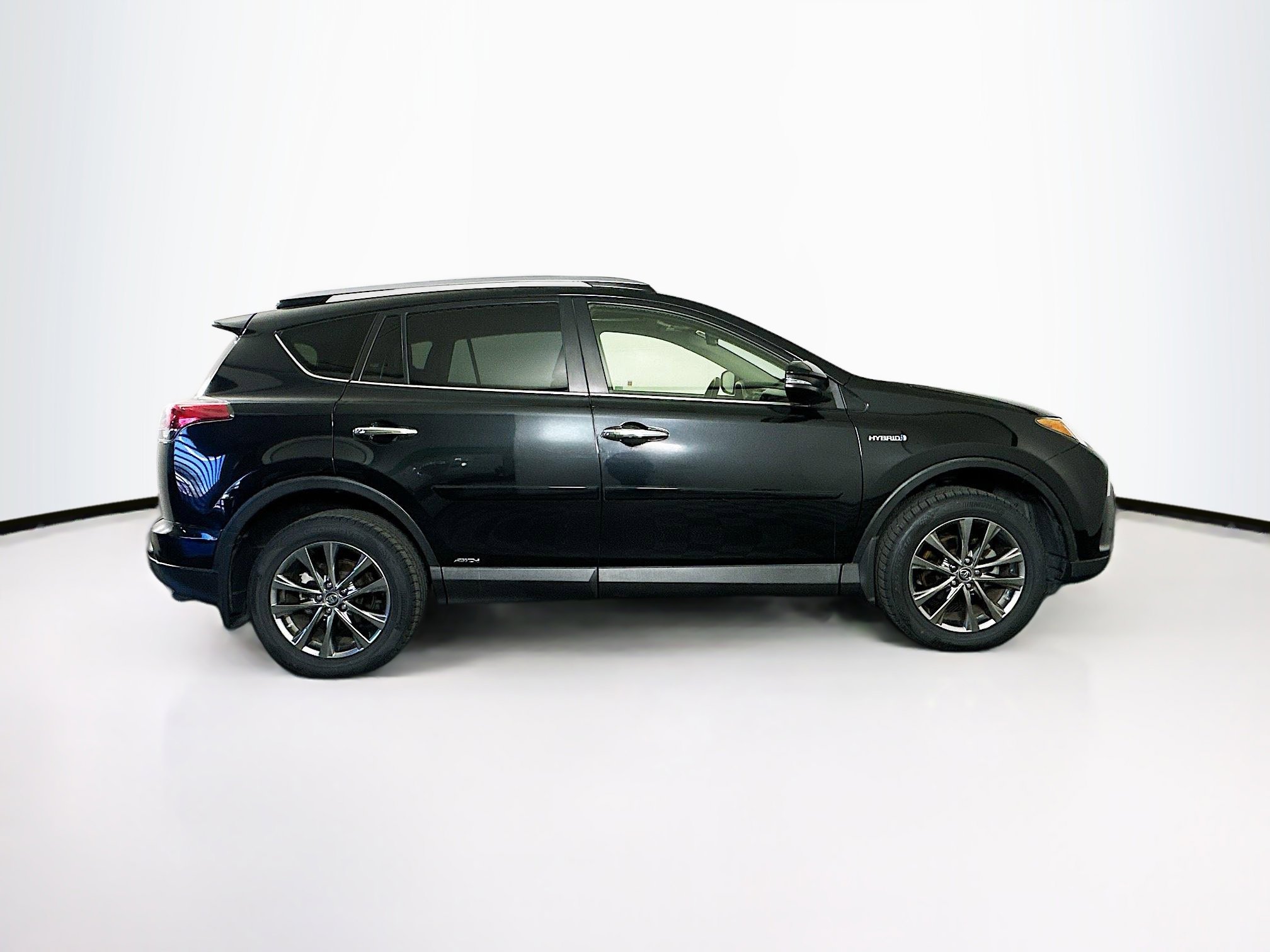 Used 2018 Toyota RAV4 Limited image 10
