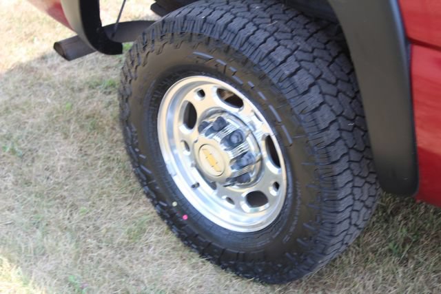 Used 2004 Chevrolet Silverado 2500 LT AWD/4WD image 29