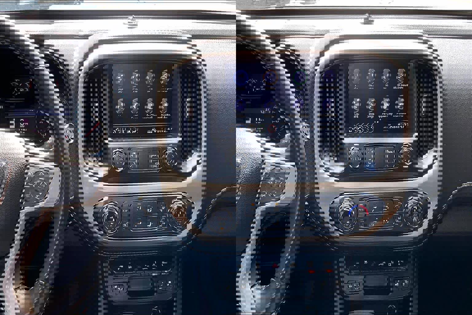 Used 2020 GMC Canyon Denali image 7