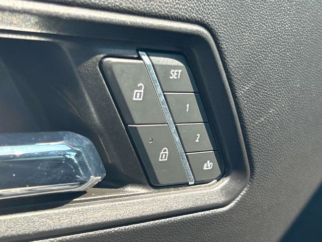Used 2024 GMC Canyon AT4X AWD/4WD image 28