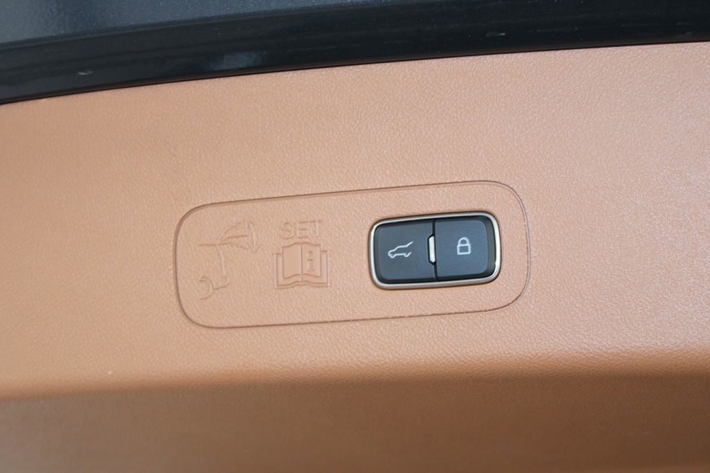 Used 2023 Lincoln Aviator Black Label w/ Dynamic Handling Package image 17