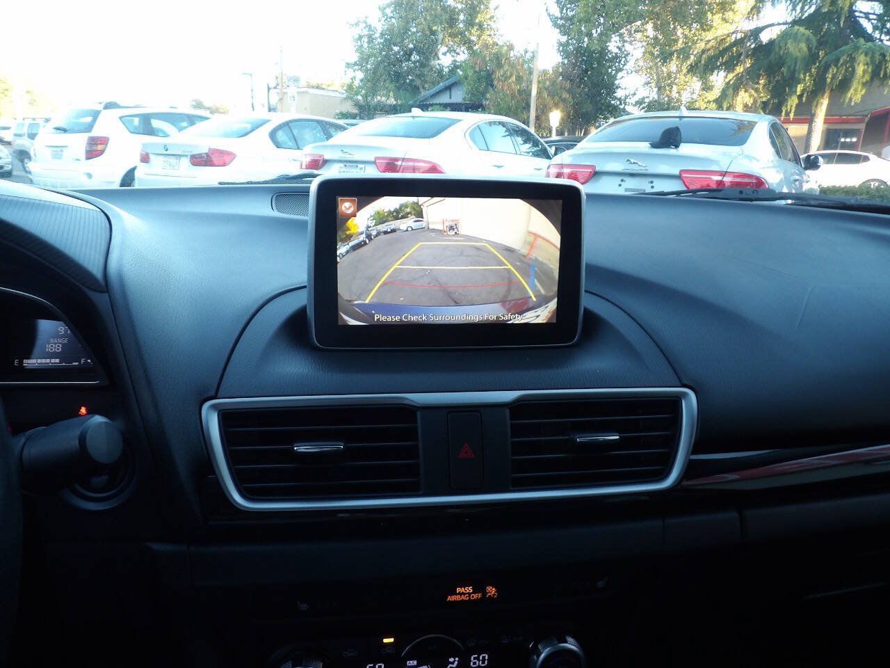 Used 2014 MAZDA MAZDA3 i Grand Touring FWD image 8