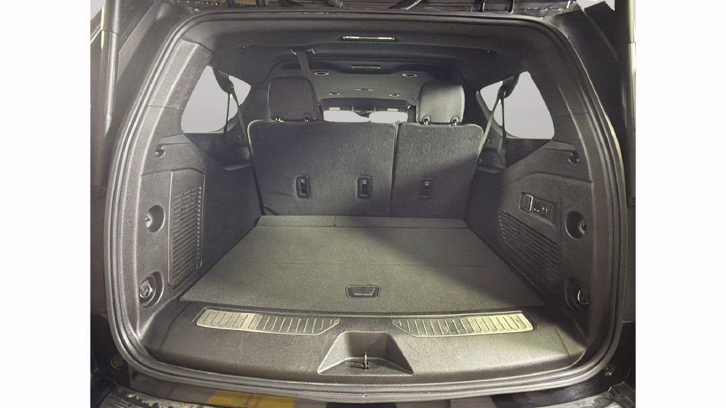 Certified 2025 Chevrolet Suburban Premier RWD image 30