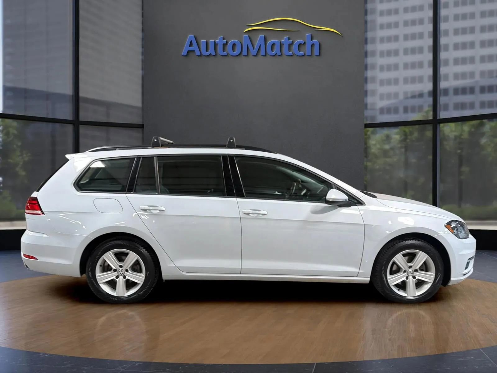 Used 2018 Volkswagen Golf SE image 12