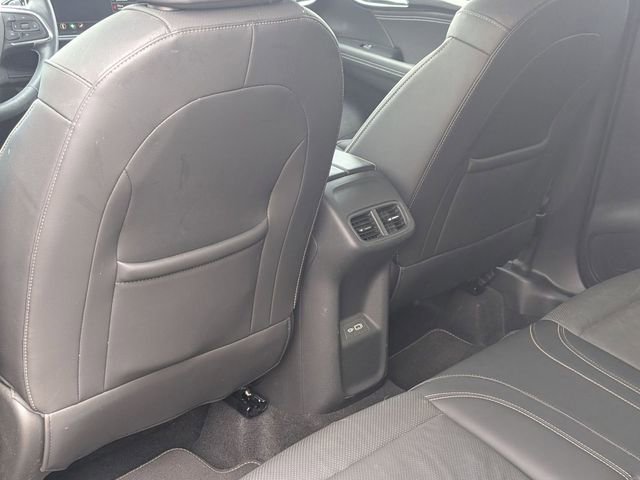 Used 2023 Buick Envision Essence AWD/4WD image 27