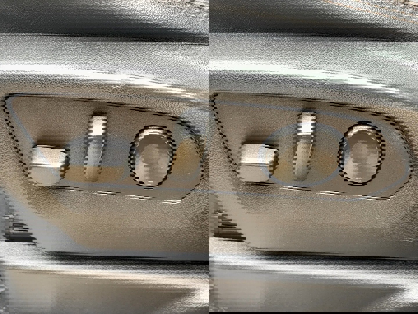 Used 2021 Chevrolet Suburban High Country w/ Premium Package image 23