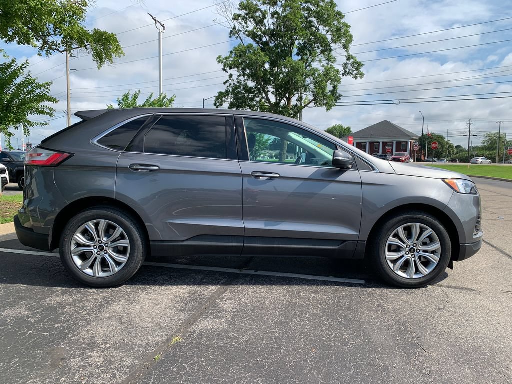 Used 2024 Ford Edge Titanium AWD/4WD image 2