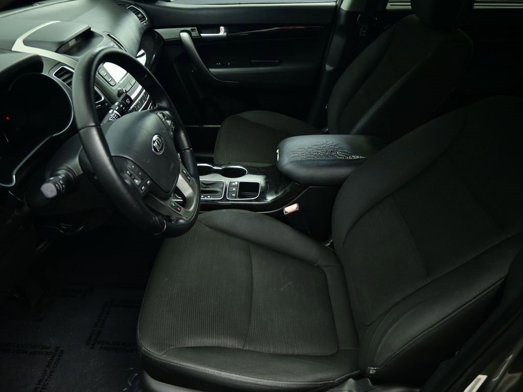 Used 2015 Kia Sorento LX image 19