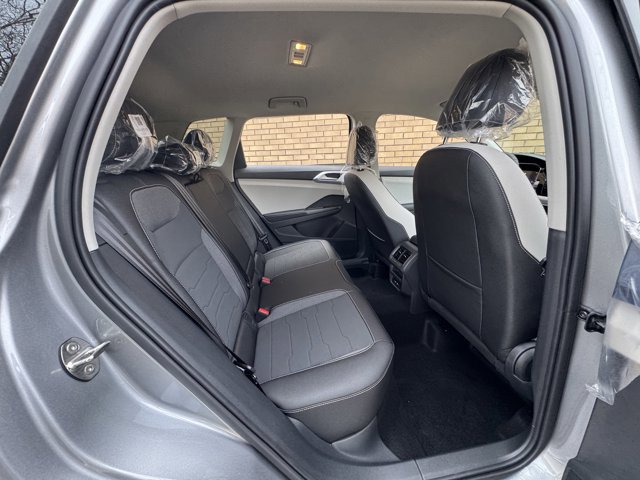 New 2026 Volkswagen Taos SE image 12