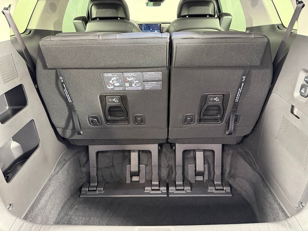 Used 2025 Kia Carnival SX Prestige FWD image 23