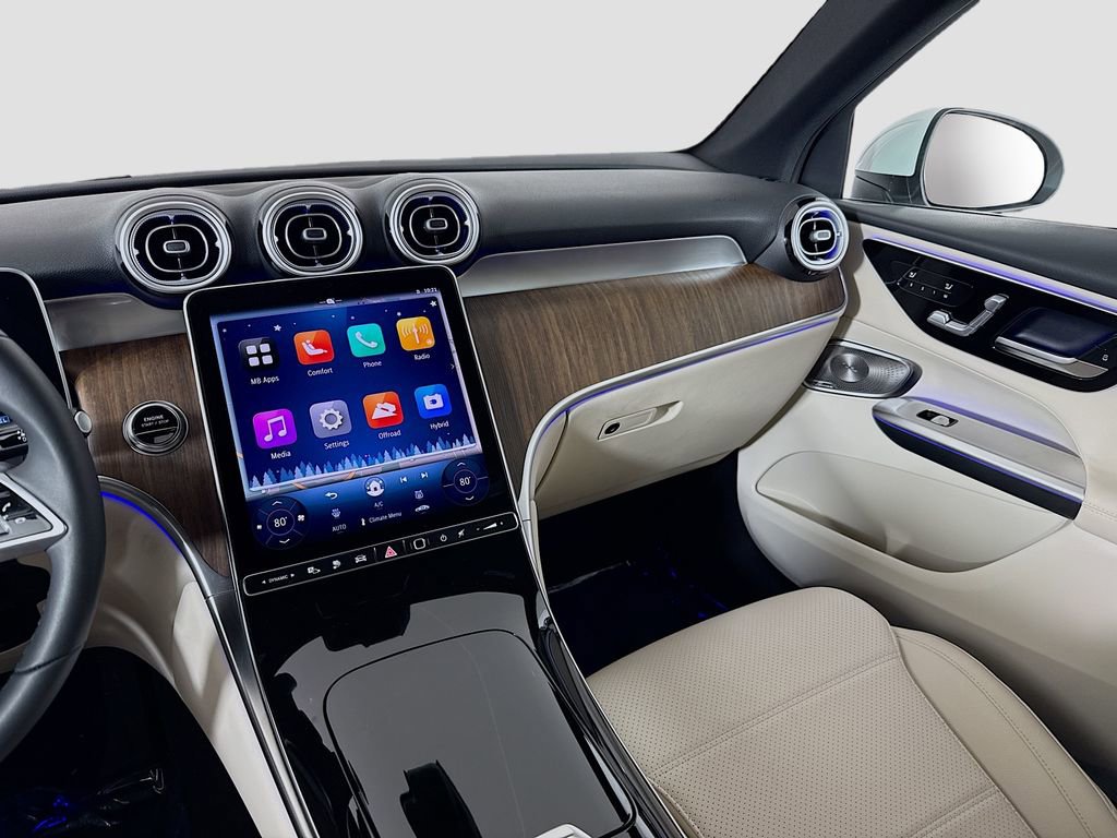 Used 2025 Mercedes-Benz GLC 350e GLC 350e image 24